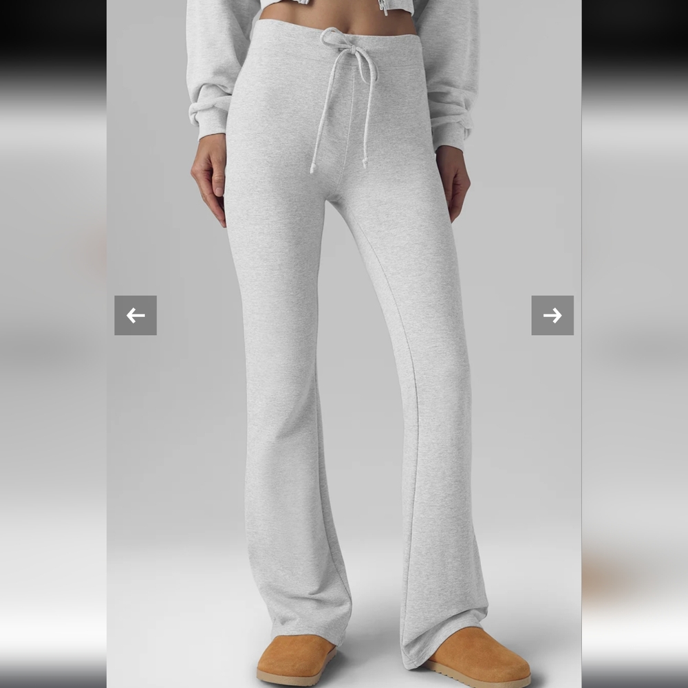 ALO Yoga Sway Bootcut Sweatpants- Heather Grey